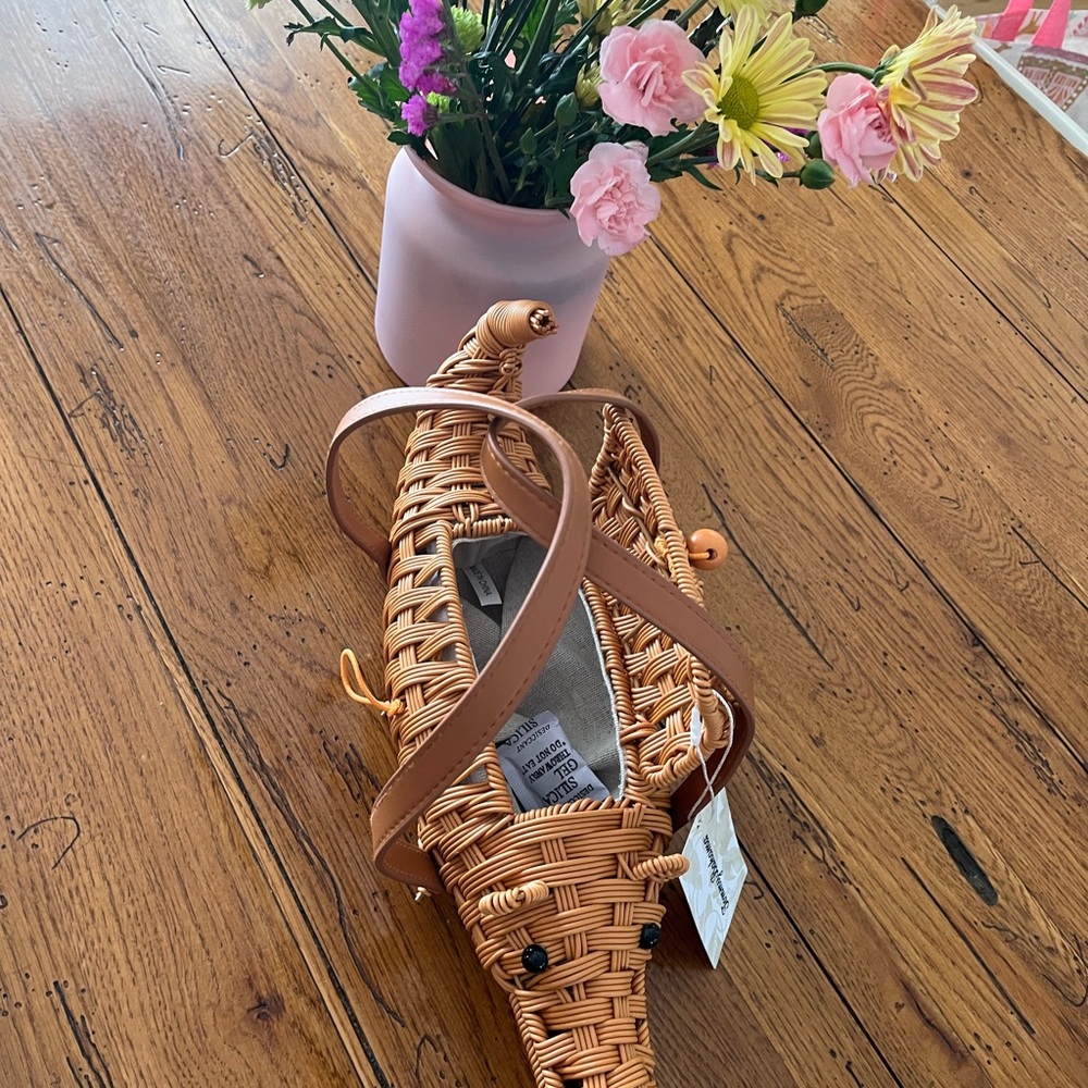 NWT- Tommy Bahama Tan Crocodile Woven Bag - Picture 7 of 7